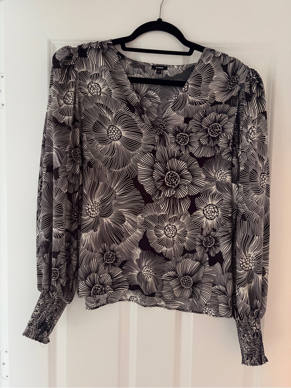 Express Black & White Floral V-Neck Blouse
